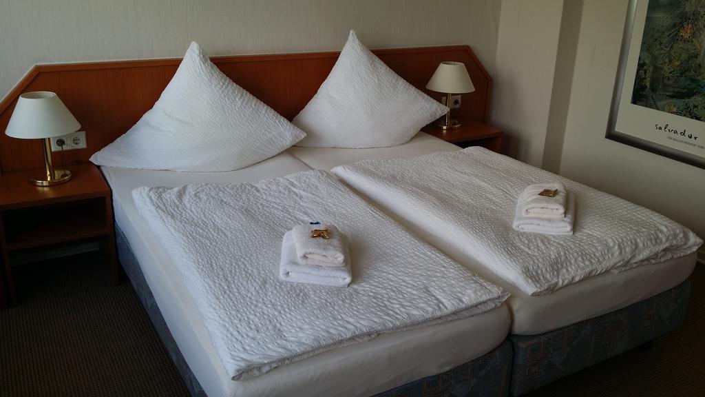 Hotel Garni Kaiserpfalz جوسلار المظهر الخارجي الصورة