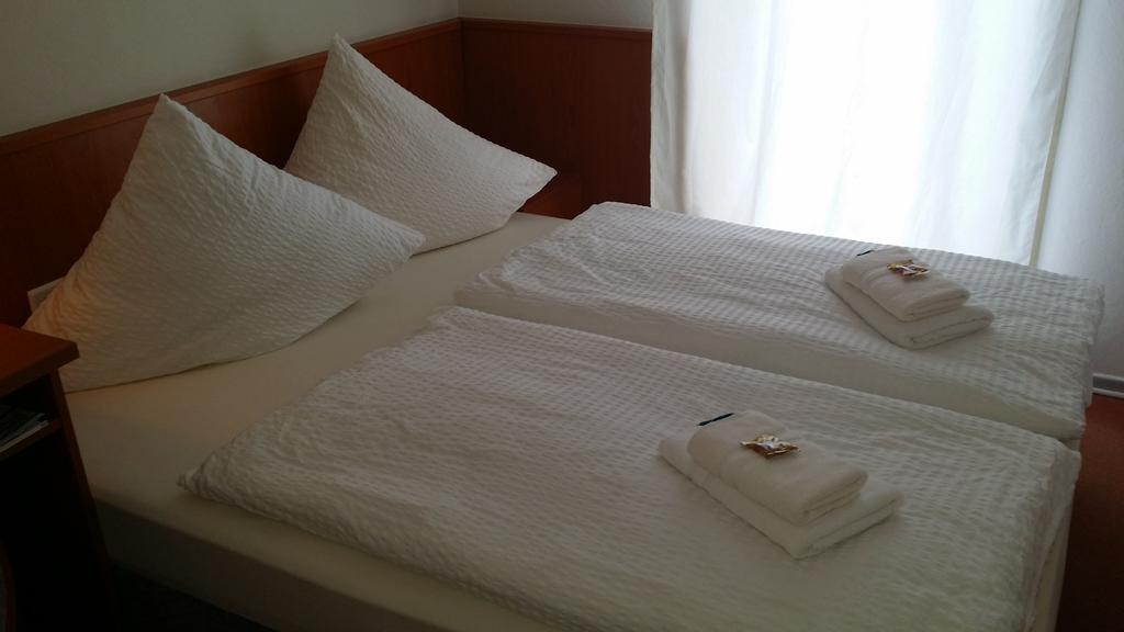 Hotel Garni Kaiserpfalz جوسلار المظهر الخارجي الصورة