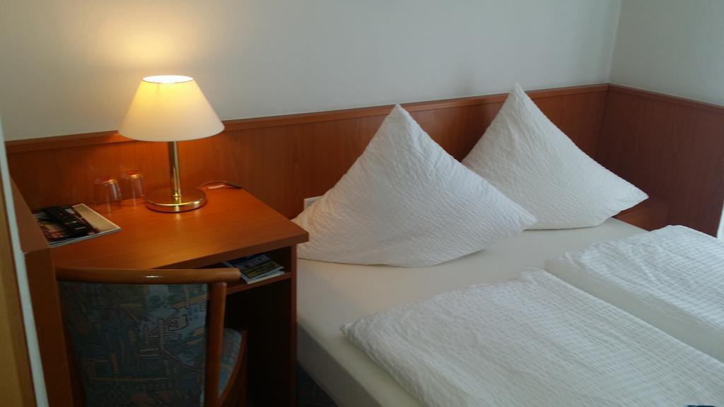 Hotel Garni Kaiserpfalz جوسلار المظهر الخارجي الصورة