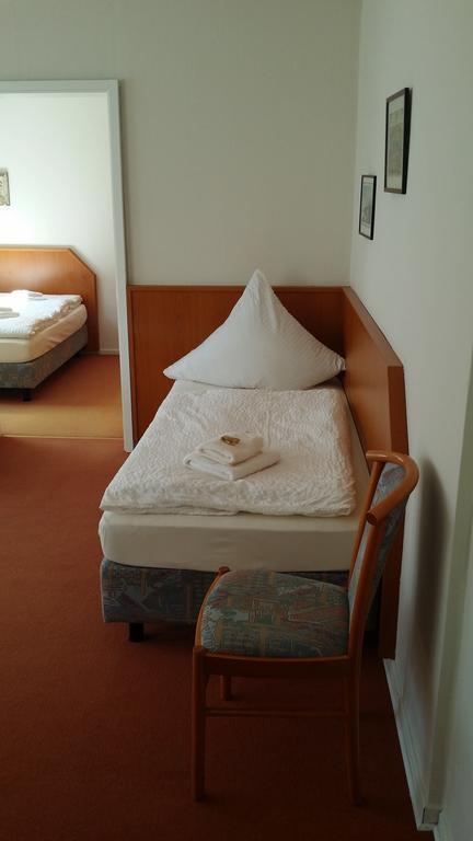 Hotel Garni Kaiserpfalz جوسلار المظهر الخارجي الصورة